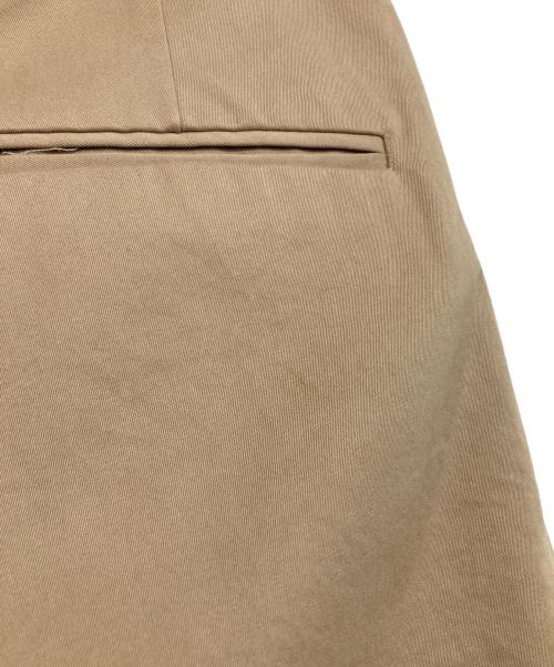 ATON（エイトン）ATON (エイトン) COTTON GABARDINE | TUCKED BELT PANTS ベージュ サイズ:02の古着・服飾アイテム
