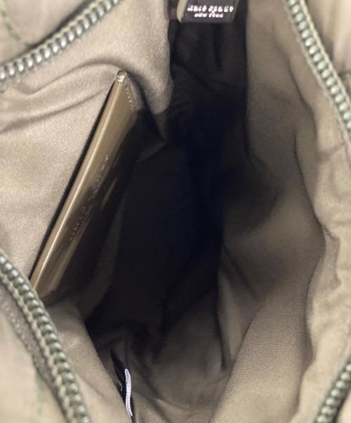 Kate Spade（ケイトスペード）Kate Spade (ケイトスペード) ティリー キルテッド スモール クロスボディ カーキの古着・服飾アイテム