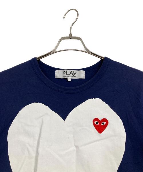 PLAY COMME des GARCONS（プレイコムデギャルソン）PLAY COMME des GARCONS (プレイコムデギャルソン) ハートロゴプリントTシャツ ネイビー サイズ:SIZE Lの古着・服飾アイテム