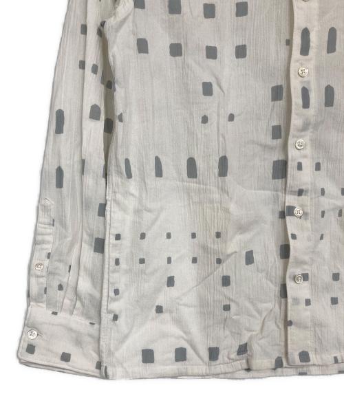 SOU・SOU（ソウソウ）SOU・SOU (ソウソウ) 総柄ノーカラーシャツ ホワイト×グレー サイズ:Sの古着・服飾アイテム