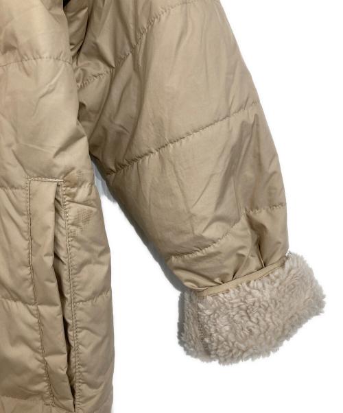 Patagonia（パタゴニア）Patagonia (パタゴニア) キッズ・リバーシブル・レディ・フレディ・フーディ ベージュ サイズ:XL14の古着・服飾アイテム
