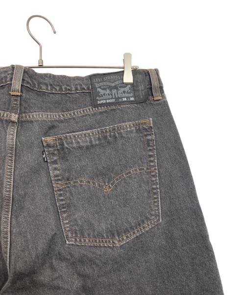 LEVI'S（リーバイス）LEVI'S (リーバイス) SKATE SUPER BAGGYデニムパンツ グレー サイズ:W38の古着・服飾アイテム