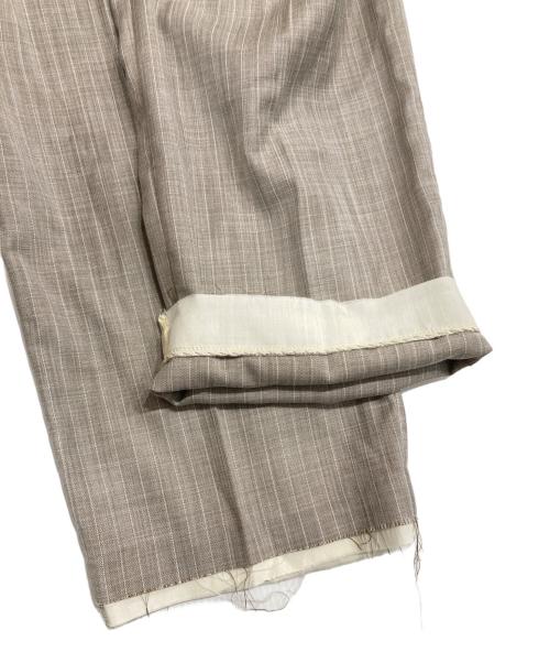 Knuth Marf（クヌースマーフ）Knuth Marf (クヌースマーフ) カットオフストライプパンツ ベージュ サイズ:XSの古着・服飾アイテム