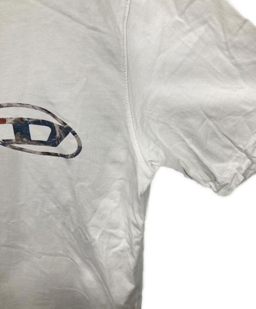DIESEL（ディーゼル）DIESEL (ディーゼル) DロゴプリントTシャツ ホワイト サイズ:Mの古着・服飾アイテム