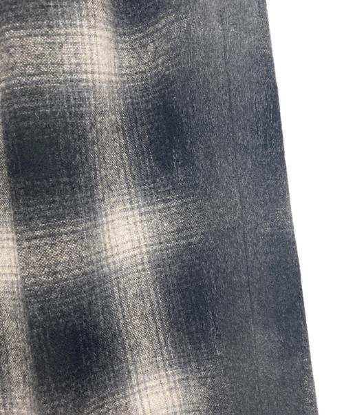 Soe（ソーイ）Soe (ソーイ) Ombre Check Painted Line Trousers グレー サイズ:SIZE 0の古着・服飾アイテム