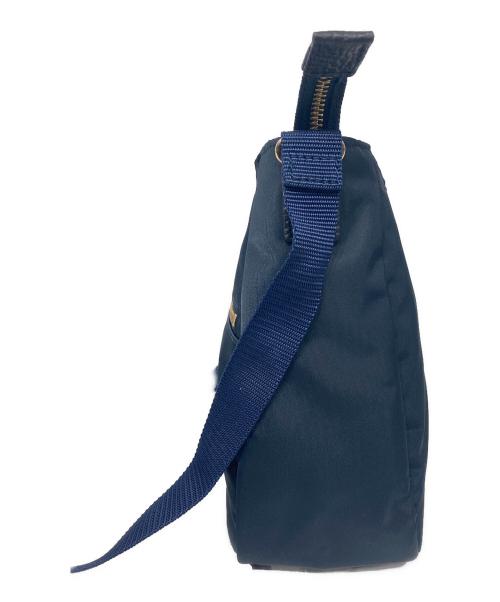 BLUE LABEL CRESTBRIDGE（ブルーレーベルクレストブリッジ）BLUE LABEL CRESTBRIDGE (ブルーレーベルクレストブリッジ) ナイロンショルダーバッグ ネイビーの古着・服飾アイテム