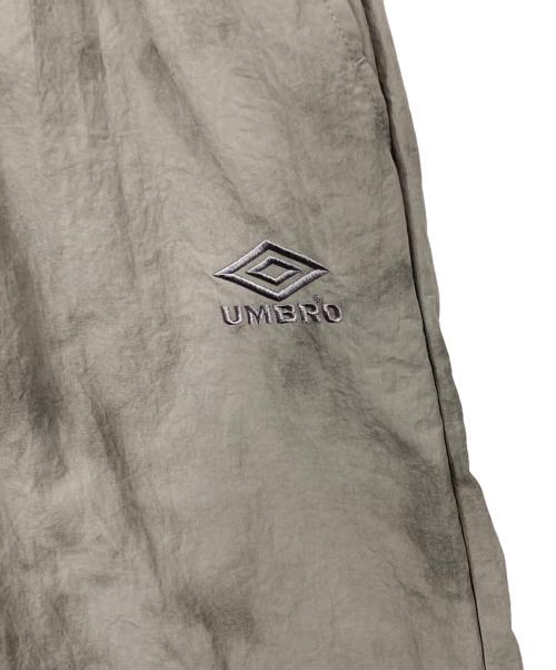 UMBRO（アンブロ）UMBRO (アンブロ) FREAK'S STORE (フリークスストア) 別注 Nylon Wide Shorts グレー サイズ:M 未使用品の古着・服飾アイテム
