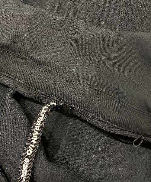 DESCENTE ALLTERRAIN I/O（デサントオルテラインアイオー）DESCENTE ALLTERRAIN I/O (デサントオルテラインアイオー) テックテーラードスリムジャケット ブラック サイズ:Mの古着・服飾アイテム