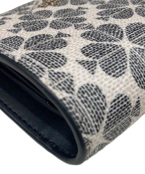 Kate Spade（ケイトスペード）Kate Spade (ケイトスペード) スペード フラワー スモール バイフォールド ウォレット ベージュ×ブラックの古着・服飾アイテム