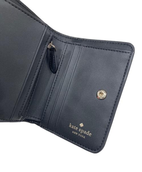 Kate Spade（ケイトスペード）Kate Spade (ケイトスペード) スペード フラワー スモール バイフォールド ウォレット ベージュ×ブラックの古着・服飾アイテム