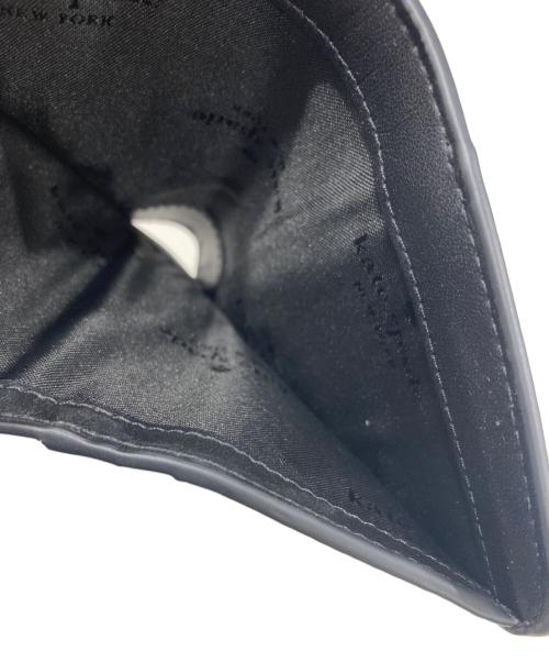 Kate Spade（ケイトスペード）Kate Spade (ケイトスペード) スペード フラワー スモール バイフォールド ウォレット ベージュ×ブラックの古着・服飾アイテム