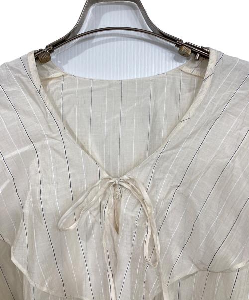 SHENERY（シーナリー）SHENERY (シーナリー) フリルカラーブラウス ベージュ サイズ:Freeの古着・服飾アイテム