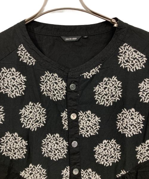 pas de calais（パドカレ）pas de calais (パドカレ) 刺繍ワンピース ブラック サイズ:36の古着・服飾アイテム