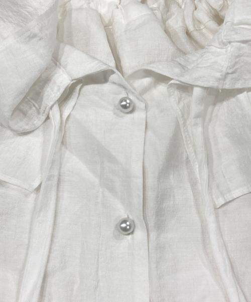 La boutique BonBon（ラブティックボンボン）La boutique BonBon (ラブティックボンボン) ギャザーフリルリボンノースリブラウス ホワイト サイズ:Freeの古着・服飾アイテム