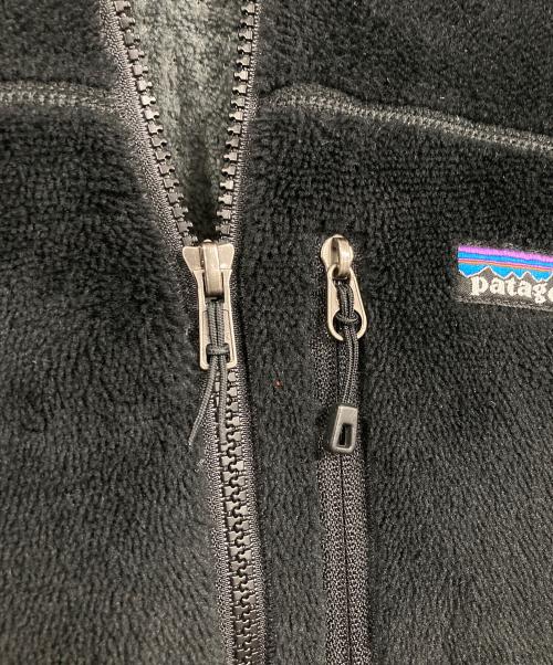 Patagonia（パタゴニア）Patagonia (パタゴニア) R4フリースジャケット ブラック サイズ:Mの古着・服飾アイテム