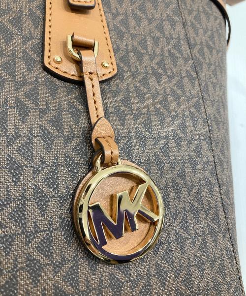 MICHAEL KORS（マイケル・コース）MICHAEL KORS (マイケル・コース) ボイジャーミディアムロゴトートバッグ ブラウンの古着・服飾アイテム