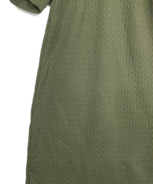 Audrey and John Wad（オードリーアンドジョンワッド）AUDREY AND JOHN WAD (オードリーアンドジョンワッド) ジャガードキーネックロングワンピース オリーブ サイズ:FREEの古着・服飾アイテム