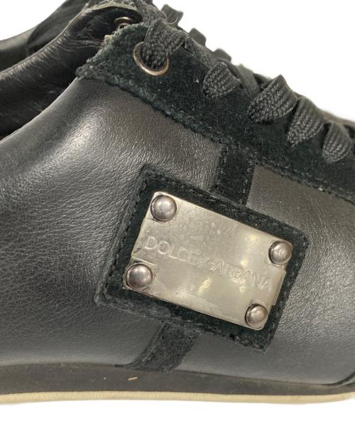 DOLCE & GABBANA（ドルチェ＆ガッバーナ）DOLCE & GABBANA (ドルチェ＆ガッバーナ) ロゴプレートスニーカー/ジャーマントレーナー ブラック サイズ:7の古着・服飾アイテム