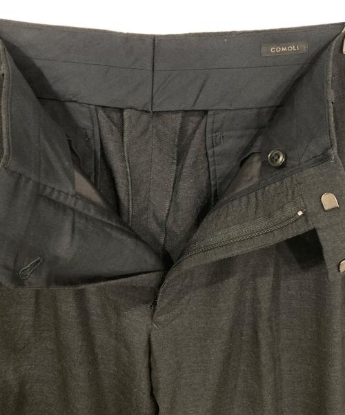 COMOLI（コモリ）COMOLI (コモリ) SUMMER WOOL 2TUCK PT グレー サイズ:2の古着・服飾アイテム