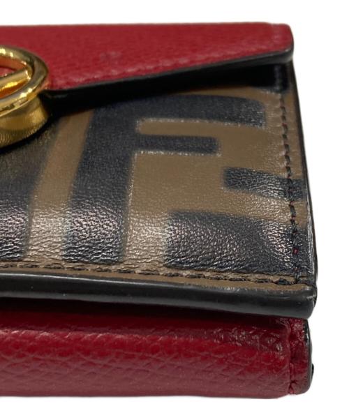 FENDI（フェンディ）FENDI (フェンディ) マイクロ3つ折り財布 レッド×ブラウンの古着・服飾アイテム