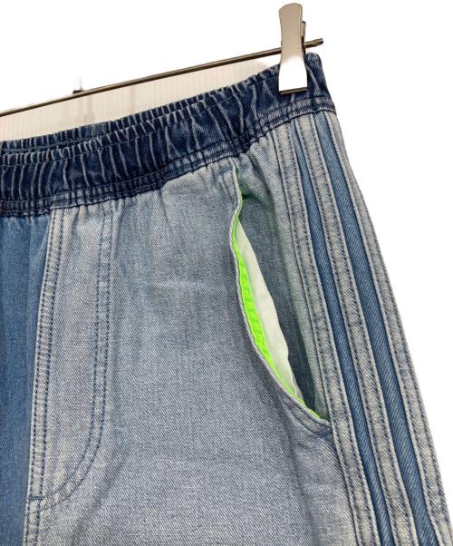 adidas（アディダス）adidas (アディダス) KSENIASCHNAIDER パッチワークジーンズ インディゴ サイズ:M 未使用品の古着・服飾アイテム