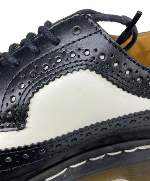 Dr.Martens（ドクターマーチン）Dr.Martens (ドクターマーチン) ウィングチップシューズ ブラック×ホワイト サイズ:UK4の古着・服飾アイテム