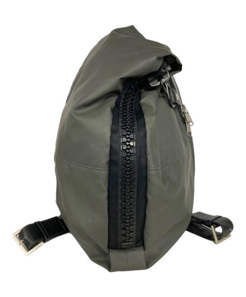 kawa-kawa（カワカワ）kawa-kawa (カワカワ) でかチャックリュック グレーの古着・服飾アイテム