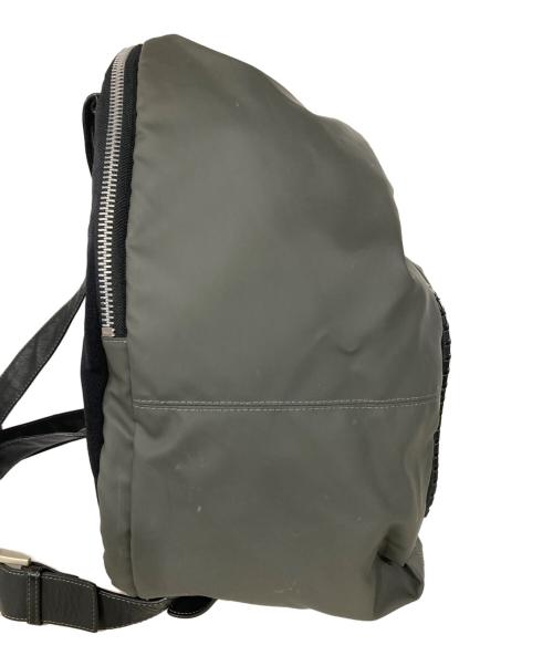 kawa-kawa（カワカワ）kawa-kawa (カワカワ) でかチャックリュック グレーの古着・服飾アイテム