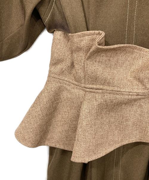 sachat（サーシャ）sachat (サーシャ) フリルベルト付ワンピース ブラウン×ベージュ サイズ:1の古着・服飾アイテム