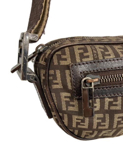 FENDI（フェンディ）FENDI (フェンディ) ズッキーノ柄ショルダーバッグ ブラウンの古着・服飾アイテム