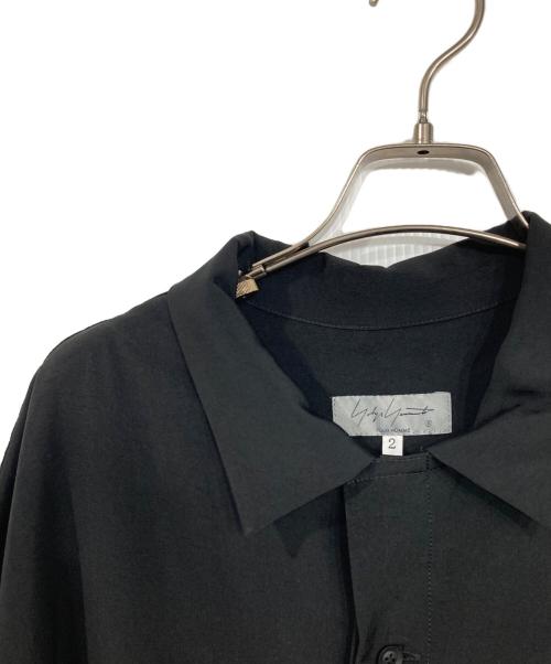Yohji Yamamoto pour homme（ヨウジヤマモト プールオム）Yohji Yamamoto pour homme (ヨウジヤマモト プールオム) 半袖レイヤードアシメシャツコート ブラック サイズ:2の古着・服飾アイテム