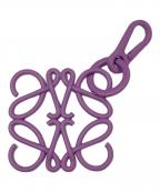 LOEWEロエベ）の古着「アナグラム チャーム」｜パープル