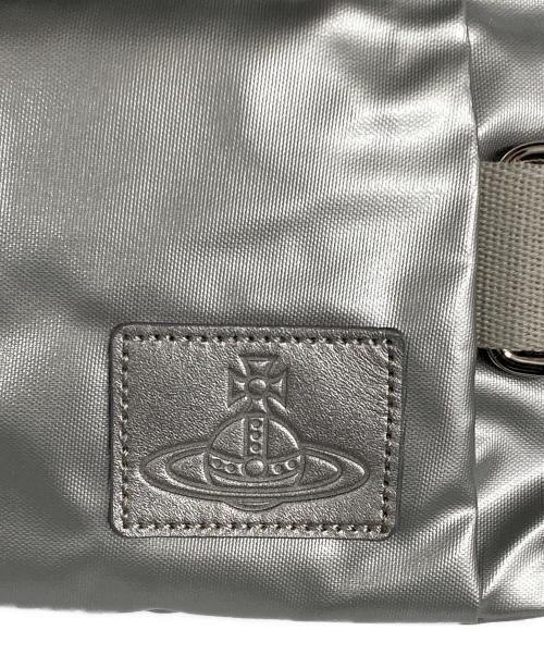 Vivienne Westwood（ヴィヴィアンウエストウッド）Vivienne Westwood (ヴィヴィアンウエストウッド) オーブパッチウエストバッグ シルバーの古着・服飾アイテム