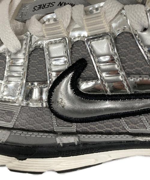 NIKE（ナイキ）NIKE (ナイキ) P-6000 シルバー サイズ:26.5の古着・服飾アイテム