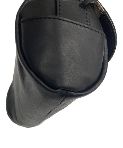 mononogu（モノノグ）mononogu (モノノグ) チューブ ミニ フラップ ショルダーバッグ ブラックの古着・服飾アイテム