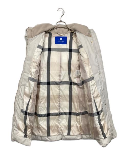 BLUE LABEL CRESTBRIDGE（ブルーレーベルクレストブリッジ）BLUE LABEL CRESTBRIDGE (ブルーレーベルクレストブリッジ) ダウンコート ホワイト サイズ:38の古着・服飾アイテム