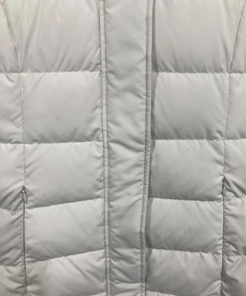 BLUE LABEL CRESTBRIDGE（ブルーレーベルクレストブリッジ）BLUE LABEL CRESTBRIDGE (ブルーレーベルクレストブリッジ) ダウンコート ホワイト サイズ:38の古着・服飾アイテム