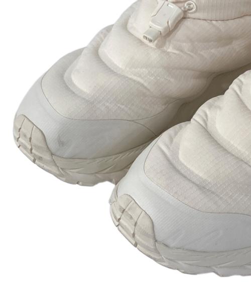HOKA（ホカ）HOKA (ホカ) KAHA 2 FROST MOC GTX/カハ 2 フロスト モック GTX アイボリー サイズ:24.5の古着・服飾アイテム