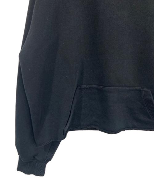 MM6 Maison Margiela（エムエムシックスメゾンマルジェラ）MM6 Maison Margiela (エムエムシックスメゾンマルジェラ) ナンバリングロゴスウェットパーカー ブラック サイズ:XSの古着・服飾アイテム