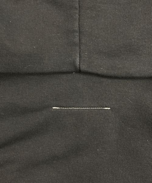 MM6 Maison Margiela（エムエムシックスメゾンマルジェラ）MM6 Maison Margiela (エムエムシックスメゾンマルジェラ) ナンバリングロゴスウェットパーカー ブラック サイズ:XSの古着・服飾アイテム