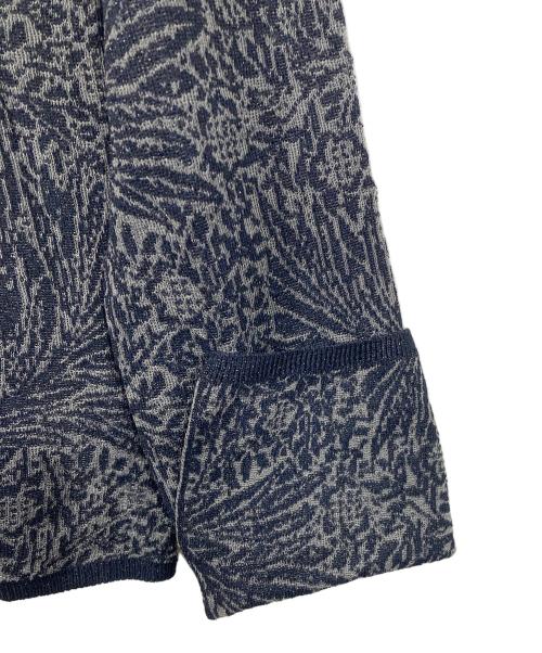 FRAY ID（フレイ アイディー）FRAY ID (フレイ アイディー) William Morris ジャガードニットプルオーバー ネイビー×グレー サイズ:Fの古着・服飾アイテム