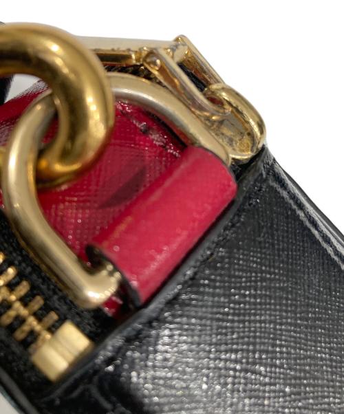 MARC JACOBS（マークジェイコブズ）MARC JACOBS (マークジェイコブズ) スナップショット ショルダーバッグ グリーン×レッドの古着・服飾アイテム