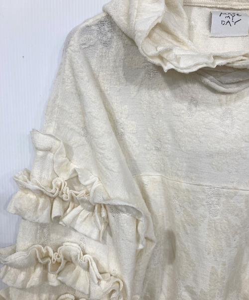 MADE BY DAY（メイド マイ デイ）MADE BY DAY (メイド マイ デイ) Playful Volume Hoodie ホワイト サイズ:F 未使用品の古着・服飾アイテム