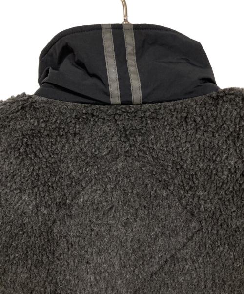 CANADA GOOSE（カナダグース）CANADA GOOSE (カナダグース) KELOWNA FLEECE JACKET/ケローナ フリース ジャケット グレー サイズ:M 未使用品の古着・服飾アイテム