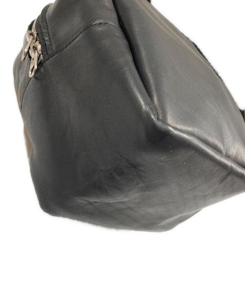 MORMYRUS（モルミルス）MORMYRUS (モルミルス) レザーキューブトート ブラックの古着・服飾アイテム