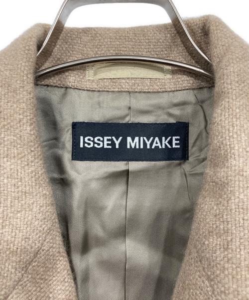 ISSEY MIYAKE（イッセイミヤケ）ISSEY MIYAKE (イッセイミヤケ) カシミヤテーラードジャケット ベージュ サイズ:2の古着・服飾アイテム