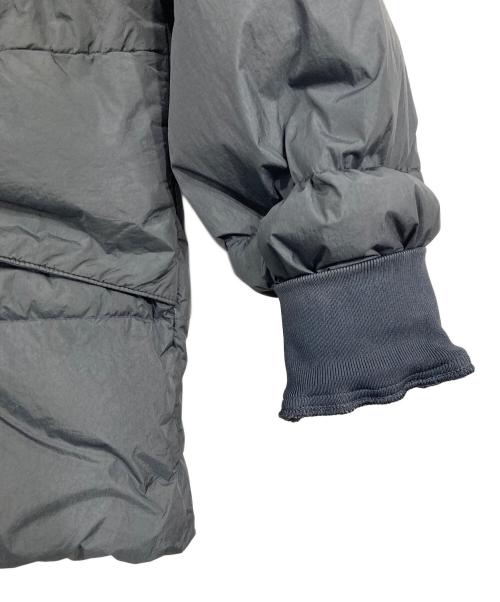 STONE ISLAND（ストーンアイランド）STONE ISLAND (ストーンアイランド) GARMENT DYED CRINKLE REPS R-NY DOWN グレー サイズ:Mの古着・服飾アイテム