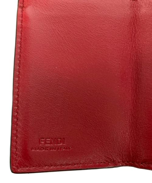 FENDI（フェンディ）FENDI (フェンディ) マイクロ 3つ折り財布 レッド×ブラウンの古着・服飾アイテム