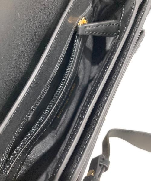 MICHAEL KORS（マイケル・コース）MICHAEL KORS (マイケル・コース) スタースタッズショルダーバッグ ブラックの古着・服飾アイテム