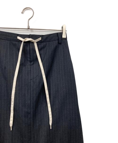 FRAMeWORK（フレームワーク）FRAMeWORK (フレームワーク) TWストライプオーバースリットスカート グレー サイズ:36の古着・服飾アイテム